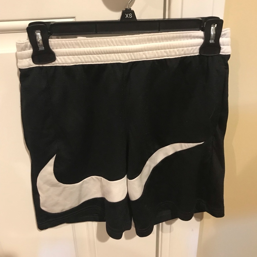 Boys size medium Nike shorts